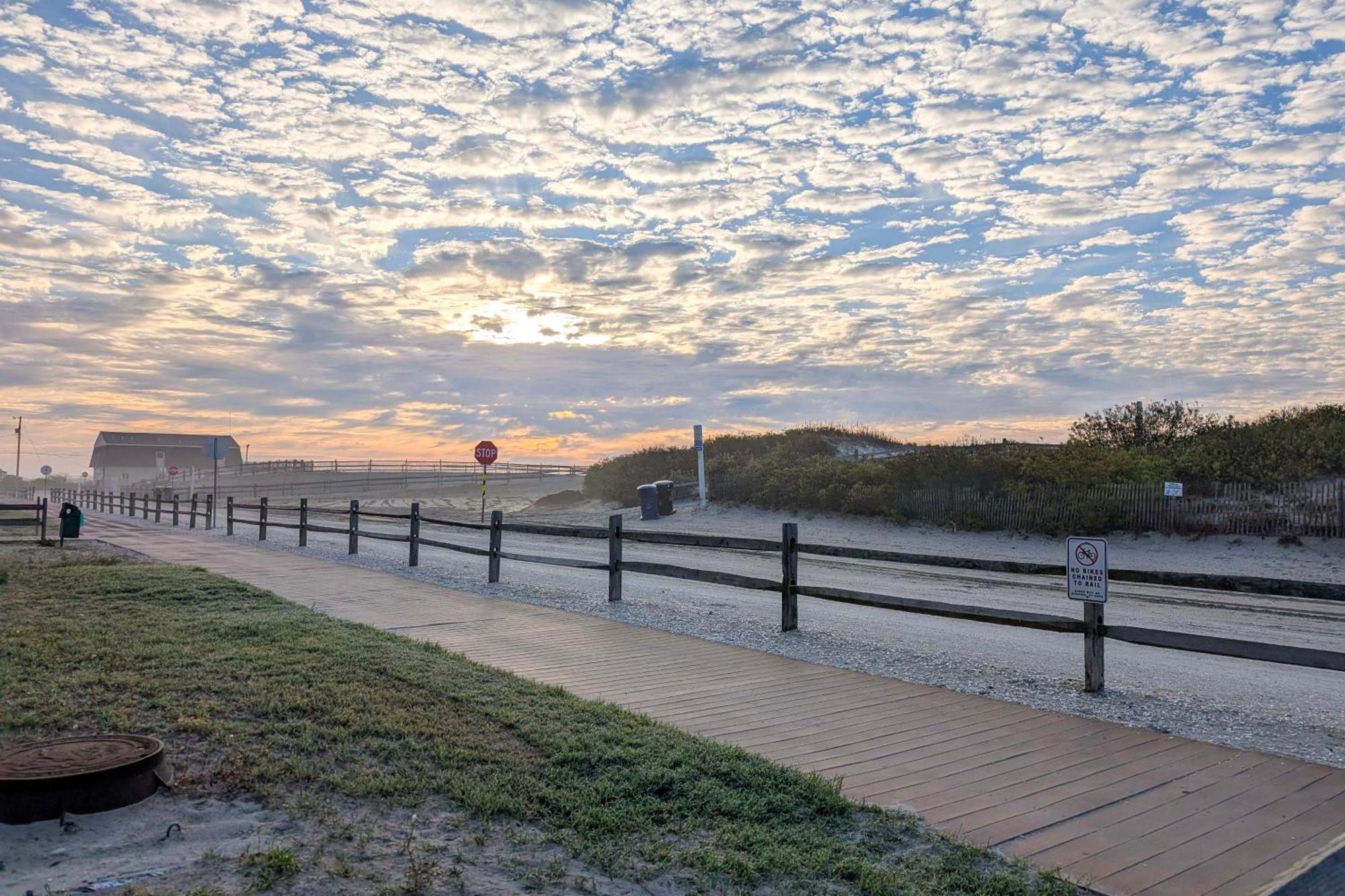 Coastal Condo With Pool, 1 Block To Wildwood Beach! Exterior photo
